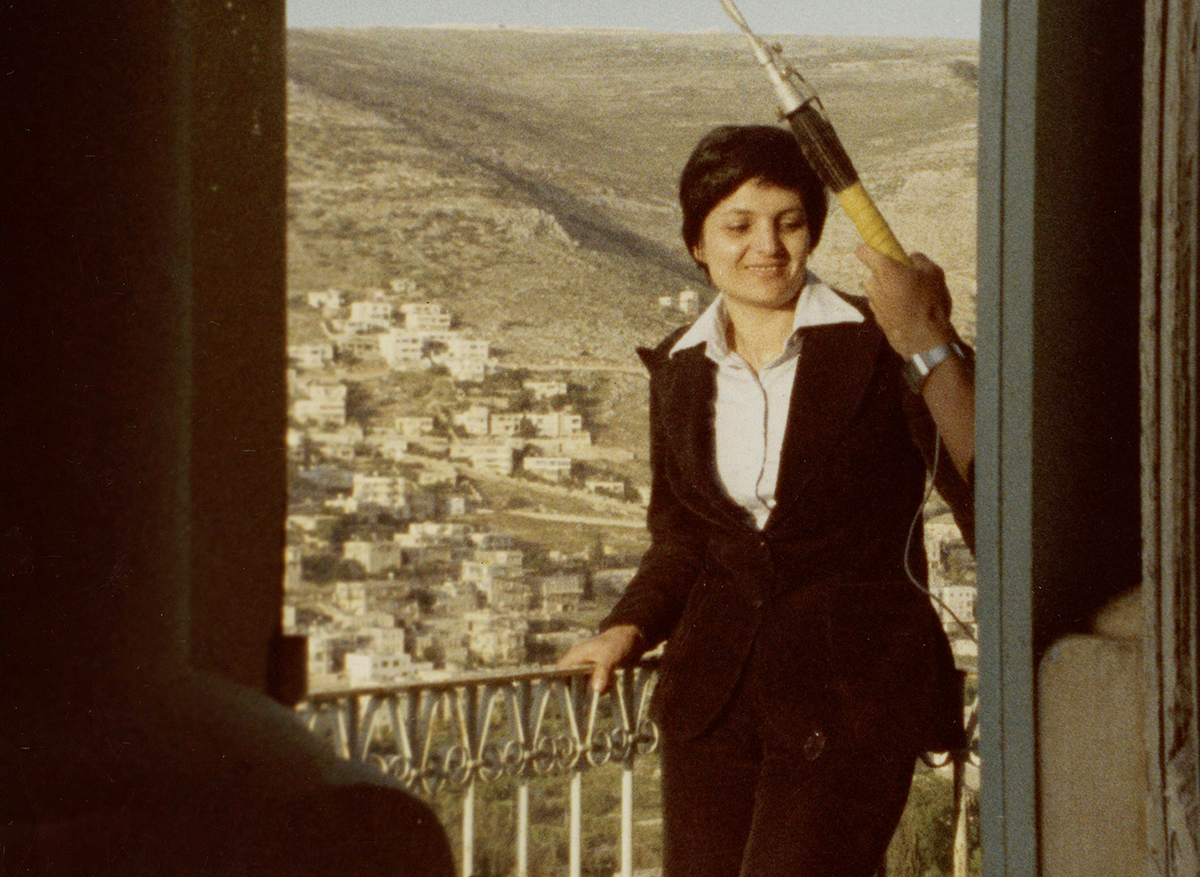 (1) Sahar Khalifa à Naplouse, sur le tournage de La mémoire fertile (1980)