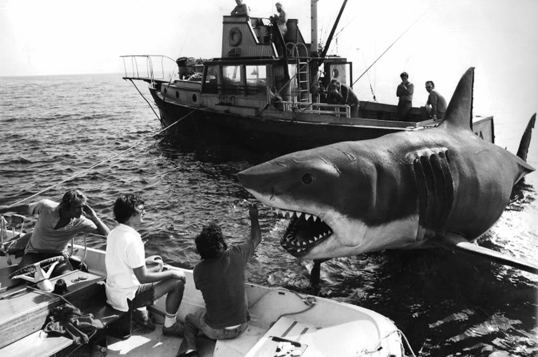 Photograph taken on the set of Jaws (Steven Spielberg, 1975)