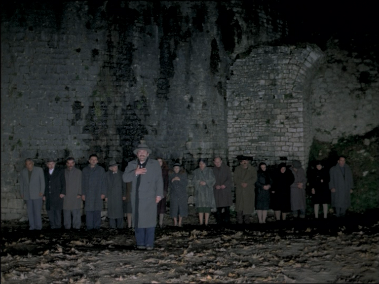(2) O thiasos [The Travelling Players] (Theodoros Angelopoulos, 1975)