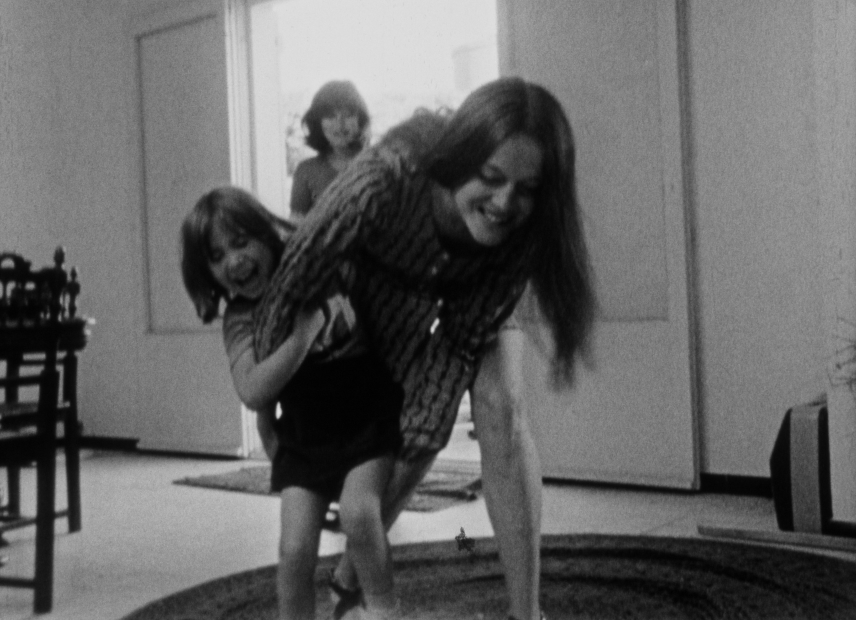 (2) L’enfant aimé ou je joue à être une femme mariée (Chantal Akerman, 1971)