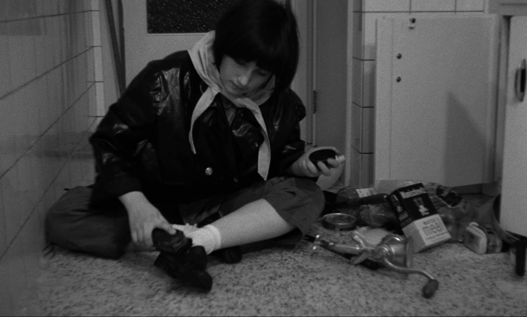 (1) Saute ma ville (Chantal Akerman, 1968)